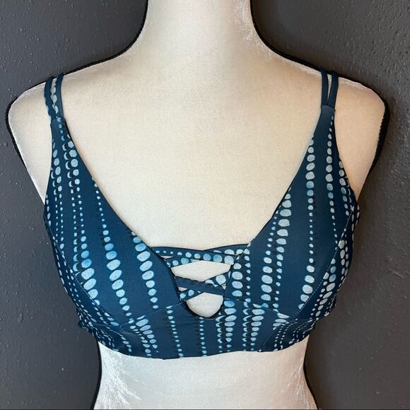 Cupshe Dream Space bikini top - Picture 5 of 9